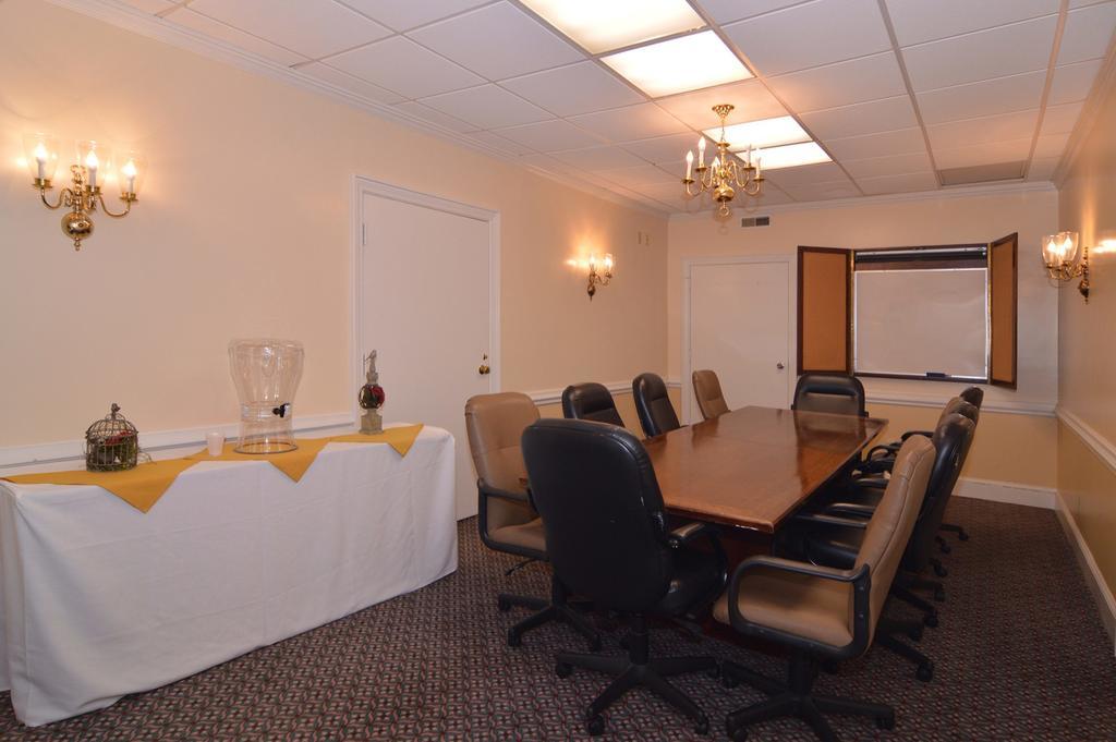 Ramada By Wyndham Seekonk Providence Area Exterior foto